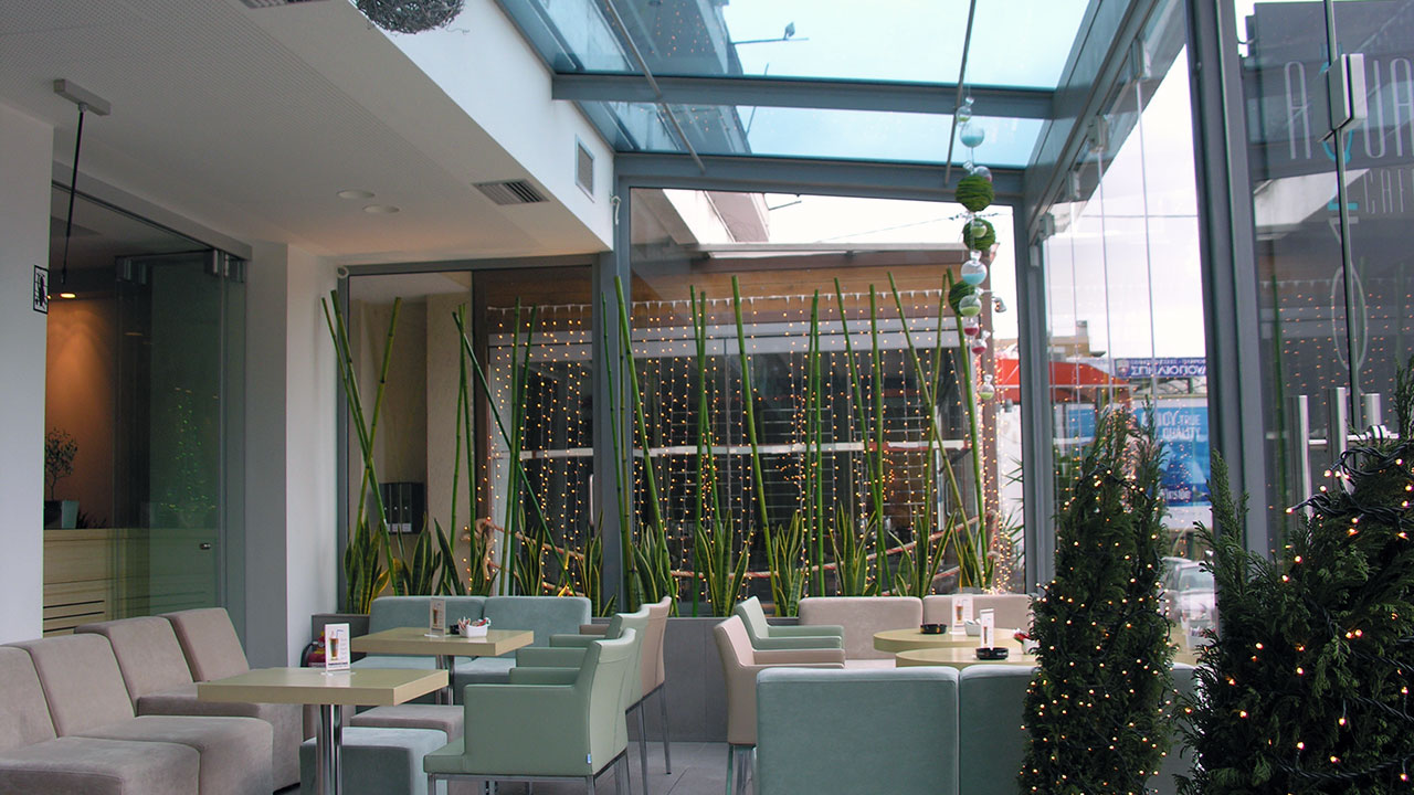 Aqua Café | Ημιυπαίθριος χώρος, μεταλλική κατασκευή και γυαλί