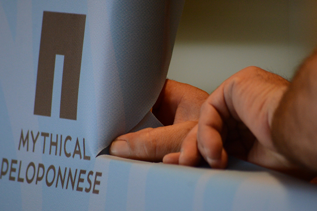 eidikes-kataskeyes-paroysiasis-eikastikon-se-synedrio-toy-economist-sto-wyndham-loutraki-poseidon-resort